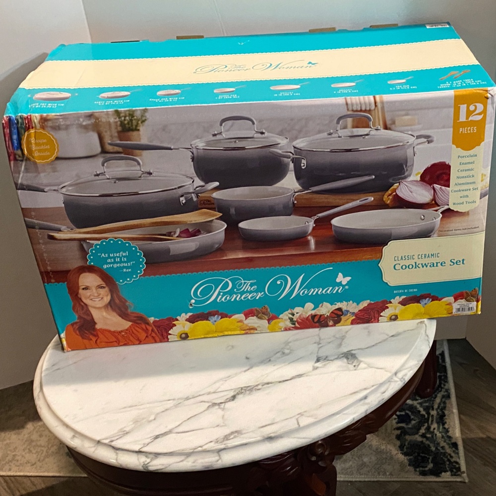 The Pioneer Woman Teal and Gray 12-Piece Classic Ceramic Cookware Set